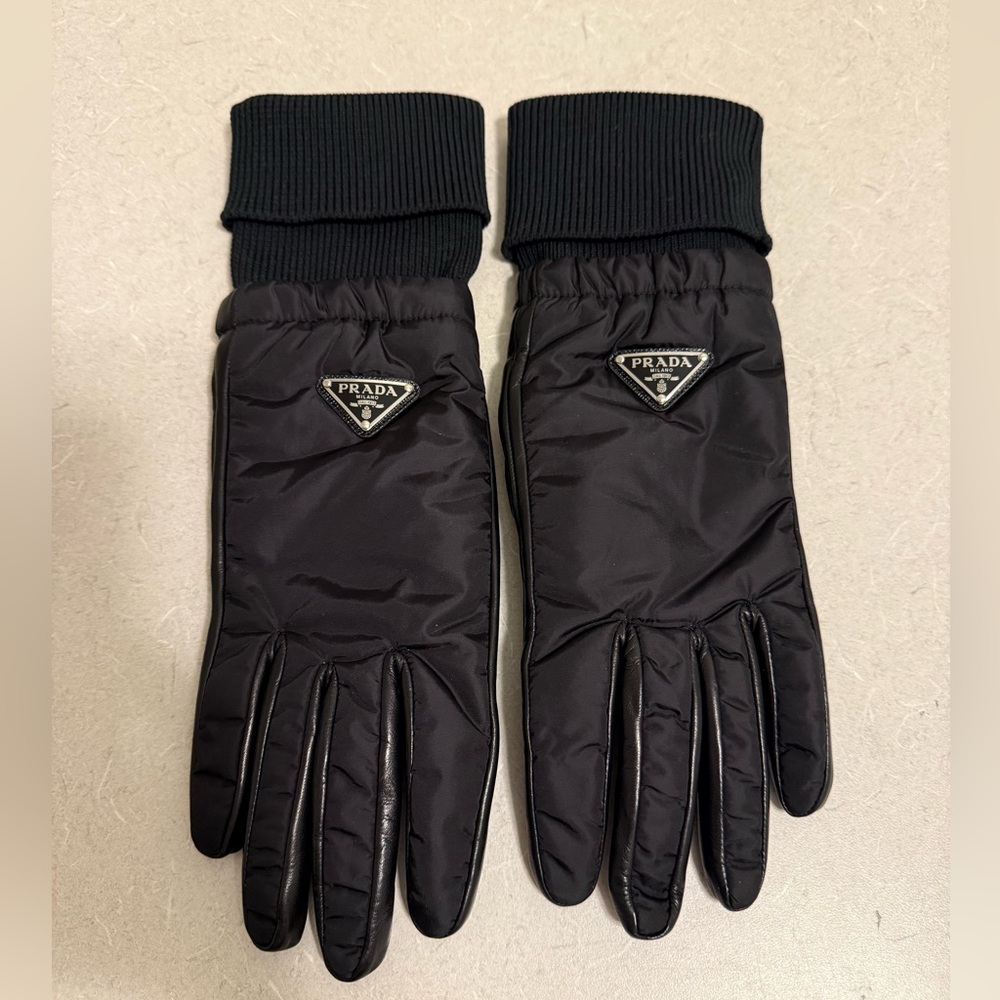 AUTH PRADA WOMENS LEATHER/NYLON CASHMERE LINED GLOVES, SIZE 7.5, MADE IN ITALY